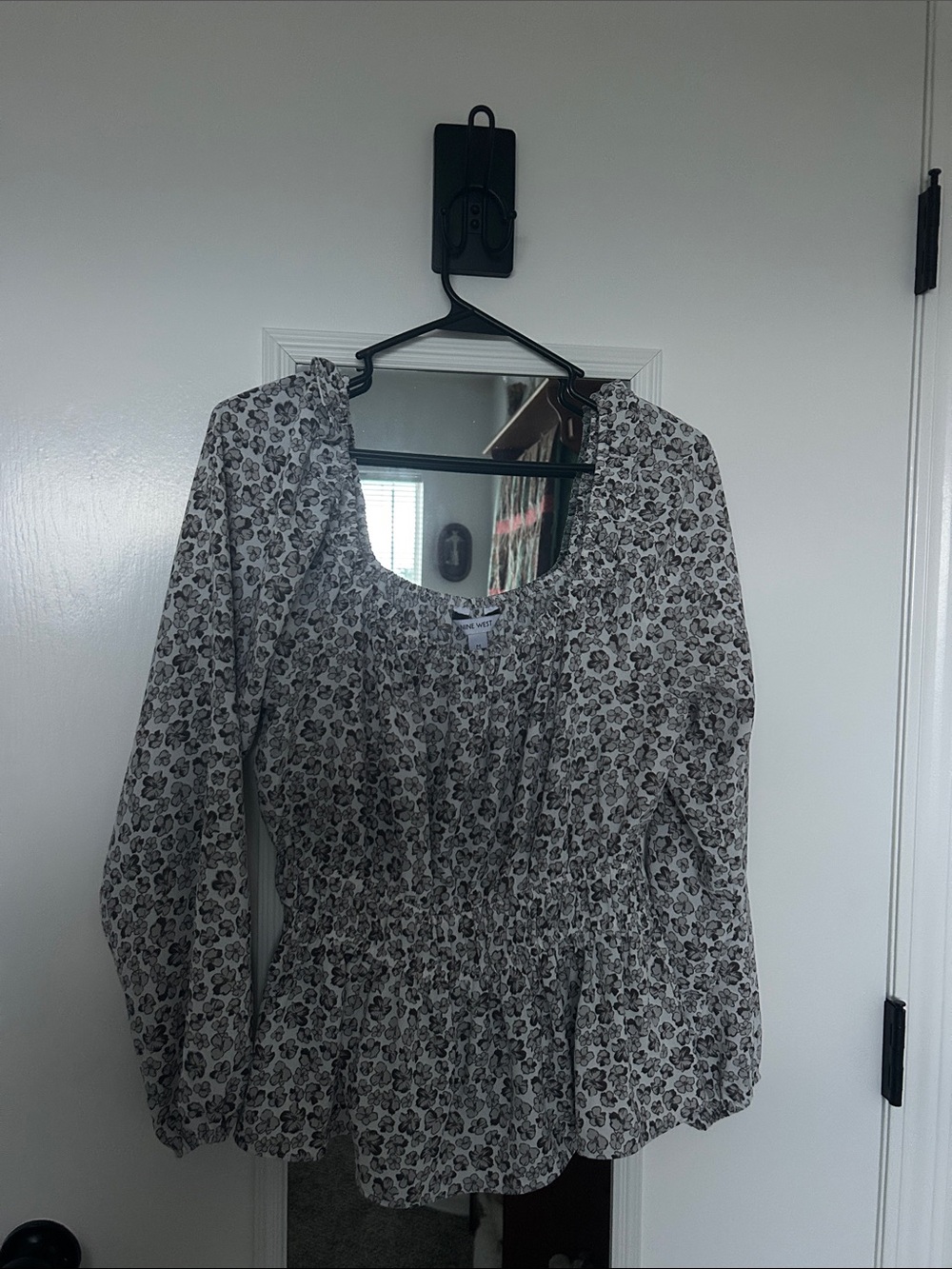 Nine West White Floral Peplum Blouse